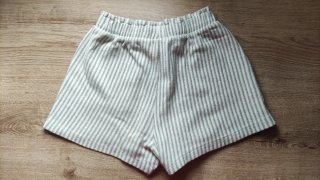 Shorts ZARA rayas blancas/verdes 10 años