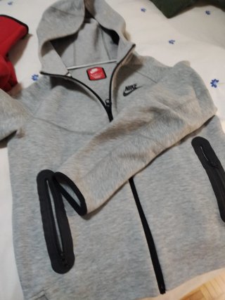Sudadera Nike Tech Gris