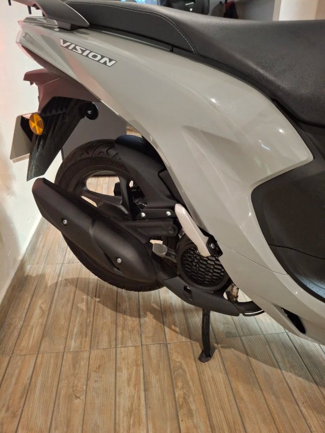 Honda Vision Gris Scooter