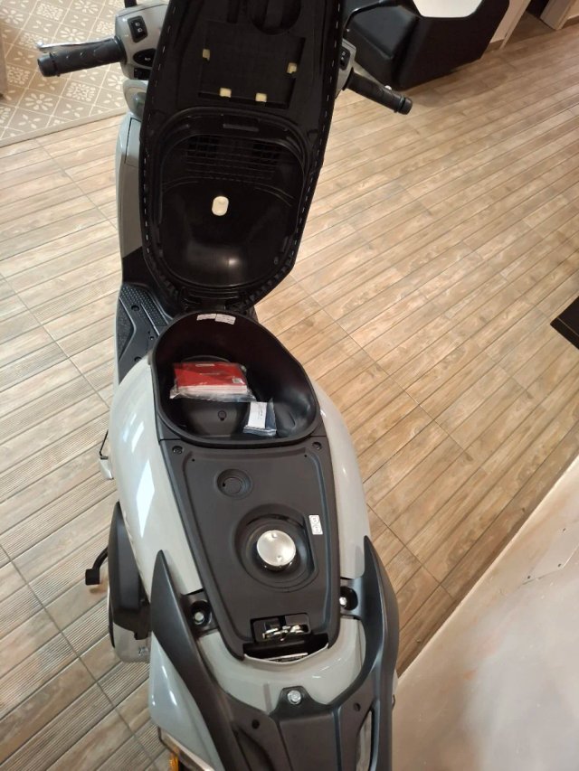 Honda Vision Gris Scooter