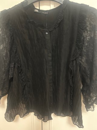 Blusa Zara Negra Encaje Volantes