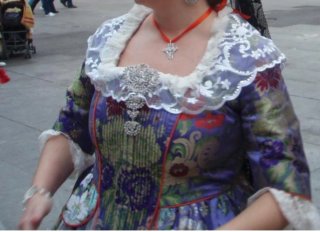 Traje de Fallera Morado y granate