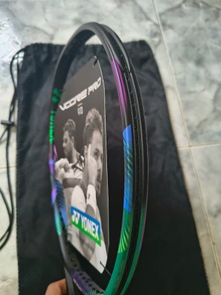 A ESTRENAR Yonex Vcore Pro 97D grip L2