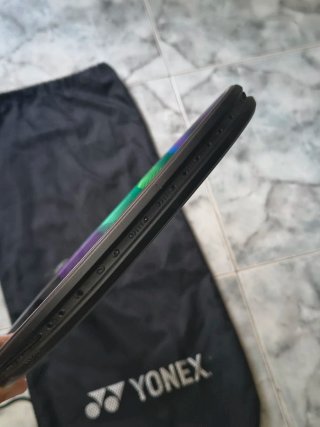 A ESTRENAR Yonex Vcore Pro 97D grip L2