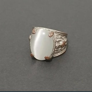 Anillo antiguo Colección Piedra nacar unico