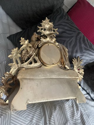 Reloj de sobremesa francés ornamental