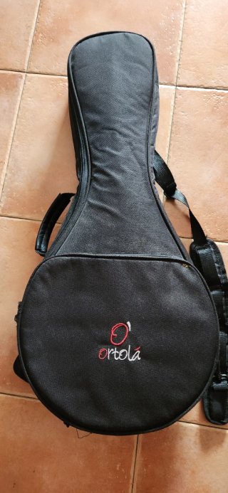 Mandolina de madera con funda