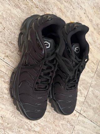 Nike TN Air Max Plus Negras
