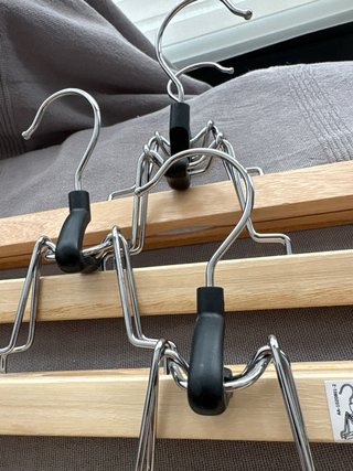 Perchas de madera IKEA (4 unidades) infantiles