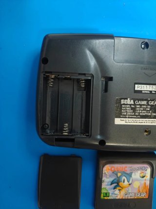 Sega Game Gear Negra más juego.
