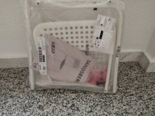 Silla de plástico blanca
