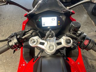QJ SRK 800 RR 2026 Roja Nueva 6 años de garantía