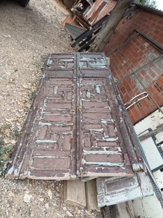 Puertas rústicas antiguas de madera