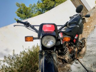 Yamaha Enduro DT80 con papeles