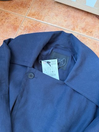 Trench corto azul marino Zara