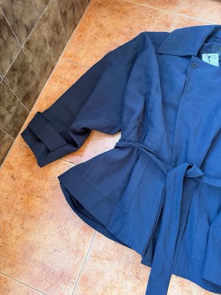 Trench corto azul marino Zara