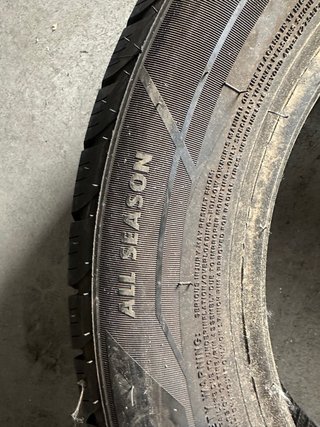 Neumáticos 215/60/17