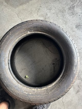 Neumáticos 215/60/17