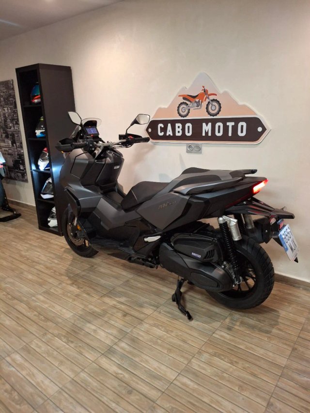 Honda ADV 350 Maxi Scooter Negra/Gris