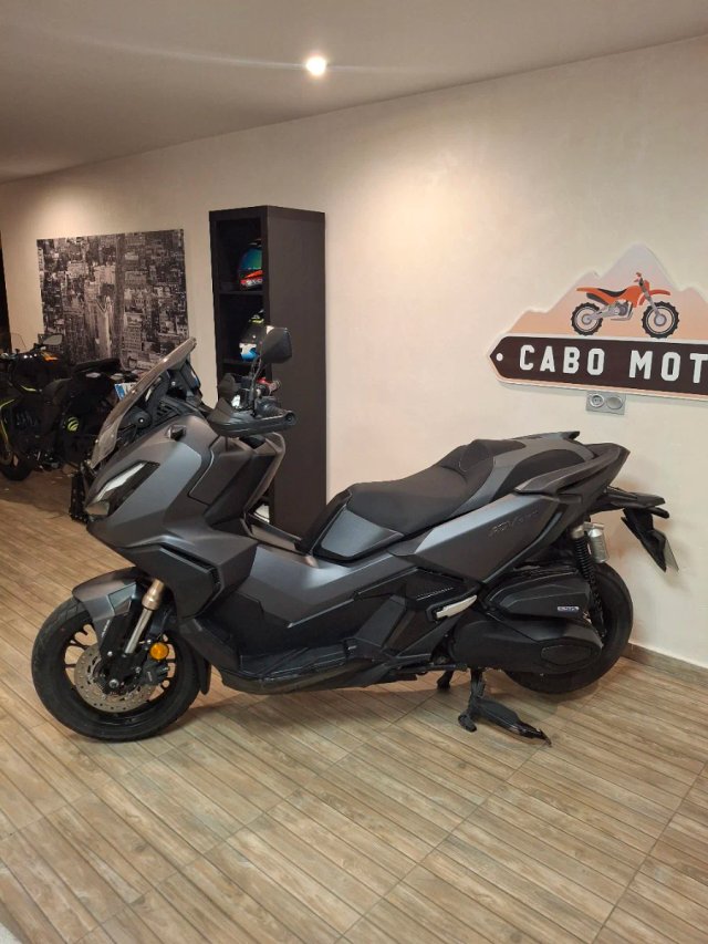 Honda ADV 350 Maxi Scooter Negra/Gris