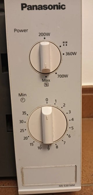 Microondas Panasonic 700W