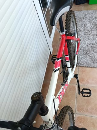 Bicicleta Montaña 27.5 Blanca y Roja