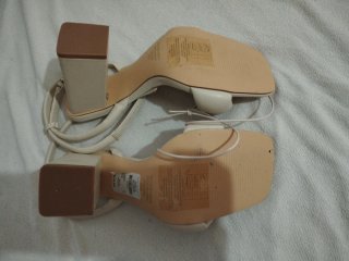 Sandalias beige tacón tiras, nuevas