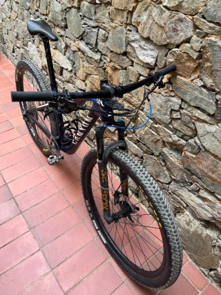 Canyon Lux CF 7 2022 - Como Nueva