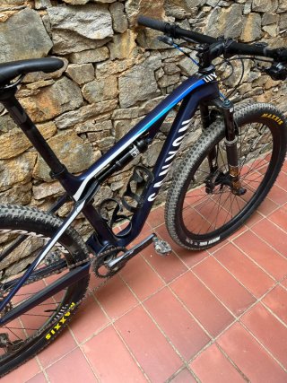Canyon Lux CF 7 2022 - Como Nueva