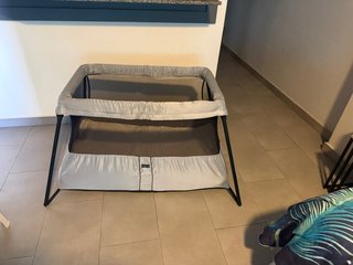 Cuna de viaje portátil