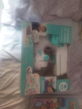 Máquina de coser de juguete Mundo Diver