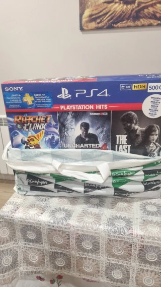 Consola PS4 500GB + 2 Mandos