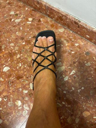 Sandalias negras tiras finas talla 38