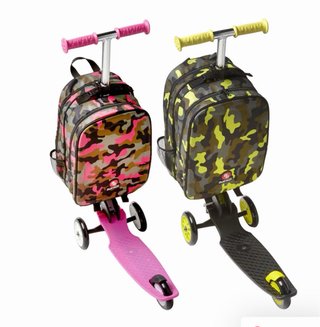 Mochila con patinete color rosa