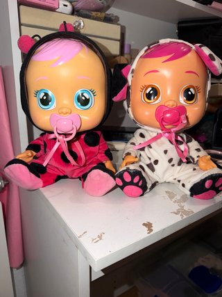 Muñecas Cry Babies con Disfraces