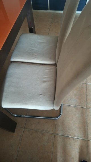 Mesa de comedor y 4 sillas