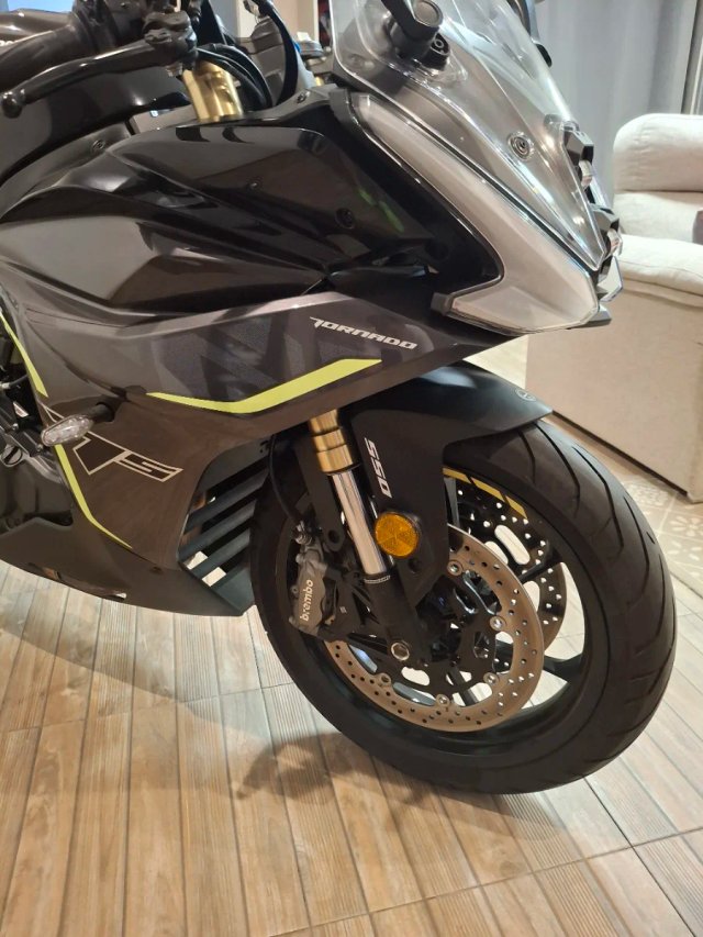 Moto benelli 550 Tornado