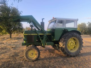 Tractor John Deere 3135