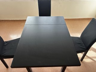 Conjunto de mesa de comedor y cuatro sillas