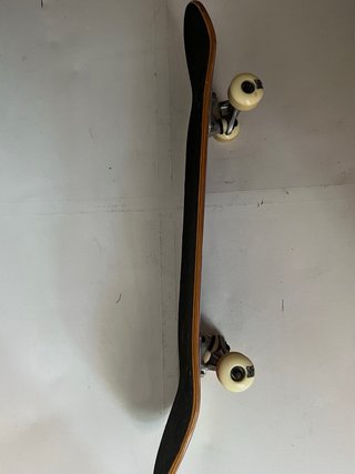 Skate completo con ruedas y ejes