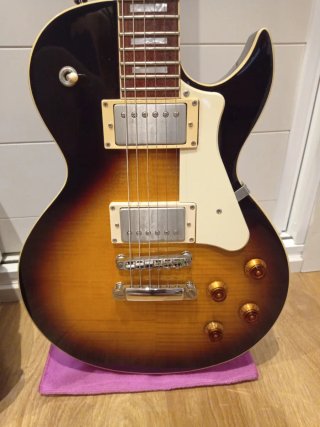 Guitarra Eléctrica Sunburst Cort 250 classic rock
