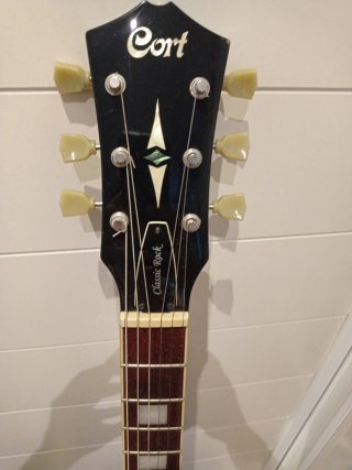 Guitarra Eléctrica Sunburst Cort 250 classic rock