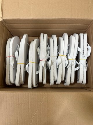 8 pares Chanclas blancas recicladas talla 36-38