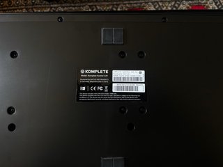 Teclado MIDI Komplete Kontrol A49