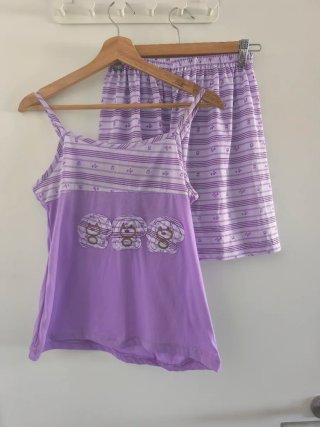 Pijama corto morado y blanco Talla S