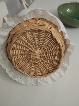 Cesta de mimbre con forro de tela