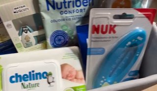 Cesta regalo bebé personalizada