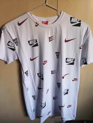 Camisa Nike Blanca Estampada Talla S/M/L