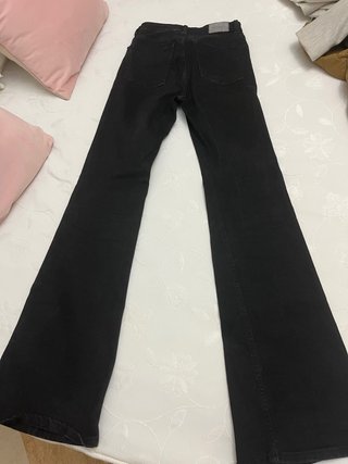 Pantalones vaqueros negros sin estrenar