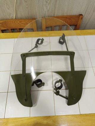 Parabrisas moto con soportes